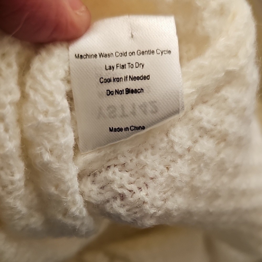 POL (L) Cream Button-Up Cardigan - Picture 7 of 8